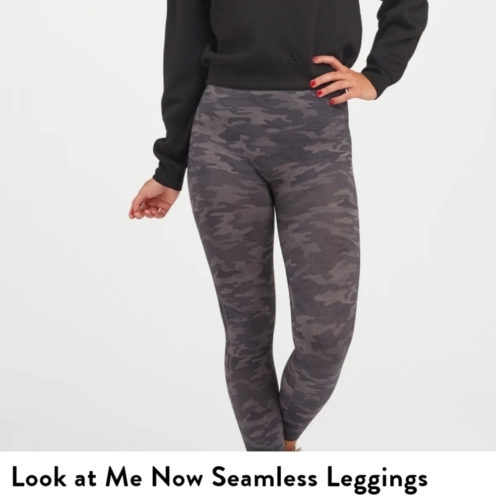 Spanx Look At Me Now Seamless Leggings